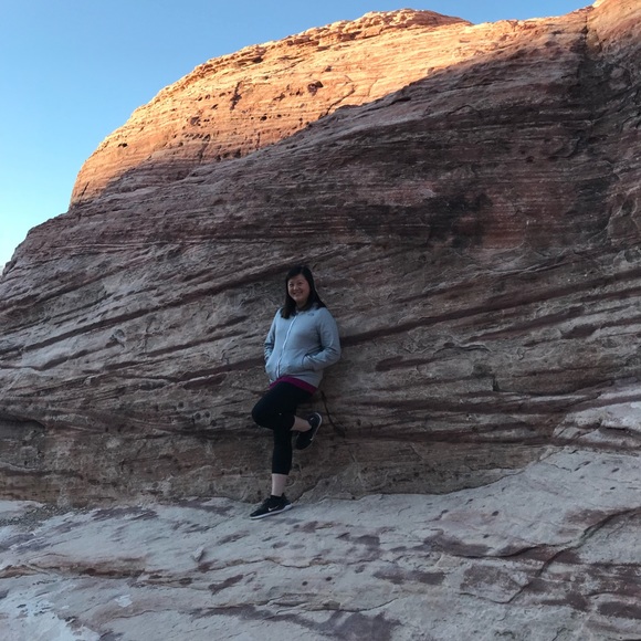 Meet your Posher, Stephanie - Picture 1 of 1